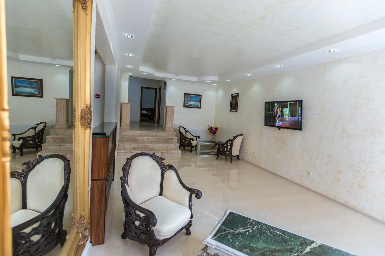 Hotel Cattaleya บาทูมิ ภายนอก รูปภาพ