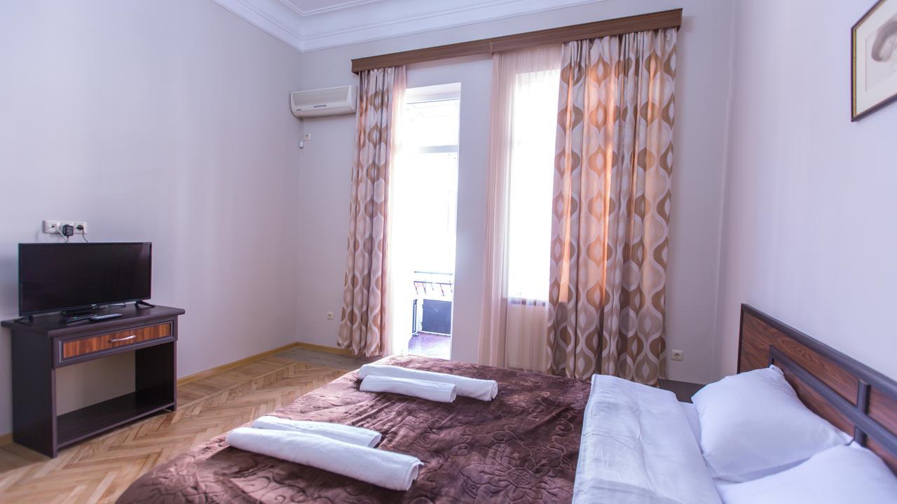 Hotel Cattaleya บาทูมิ ภายนอก รูปภาพ